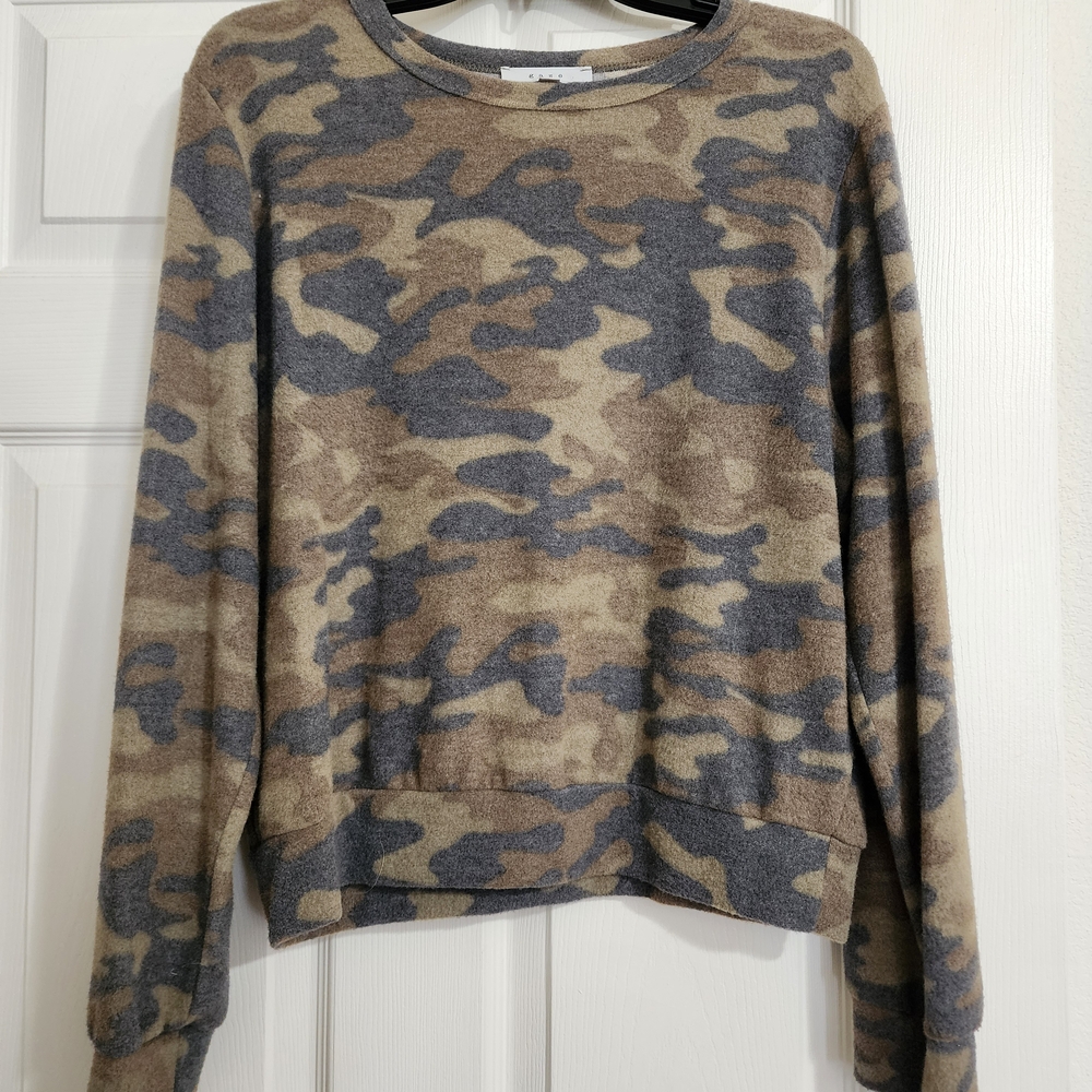 Gaze Camouflage Crop Top - Gray and Tan Size L Like New!!!